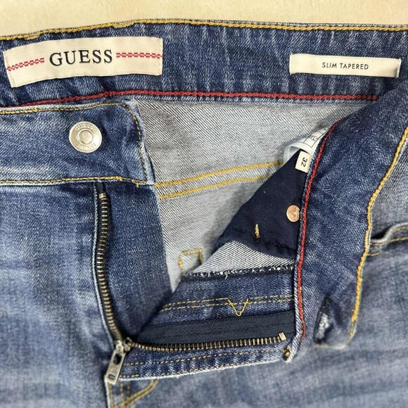 GUESS Slim Tapered Distressed Jeans β Dark Wash Denim size 32 waist - Picture 3 of 13
